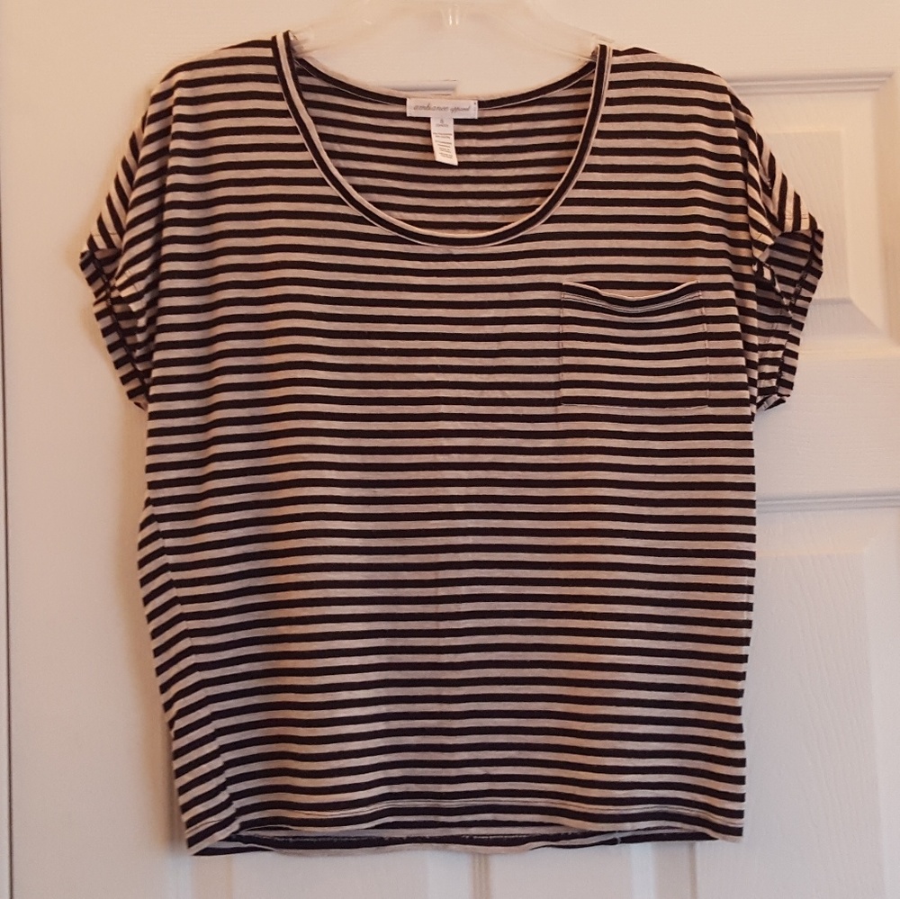 Flowy Pocket Tee